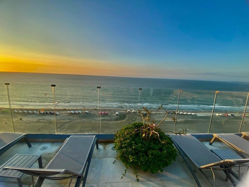 Morros Frente A Playa Américas Edificio Apto Duplex