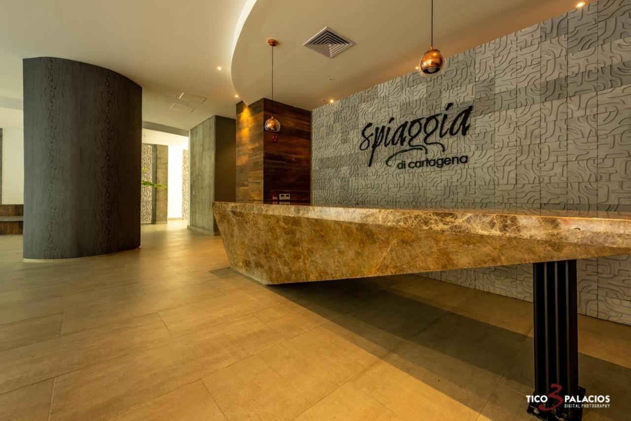 Morros Frente A Playa Américas Edificio Apto Duplex *