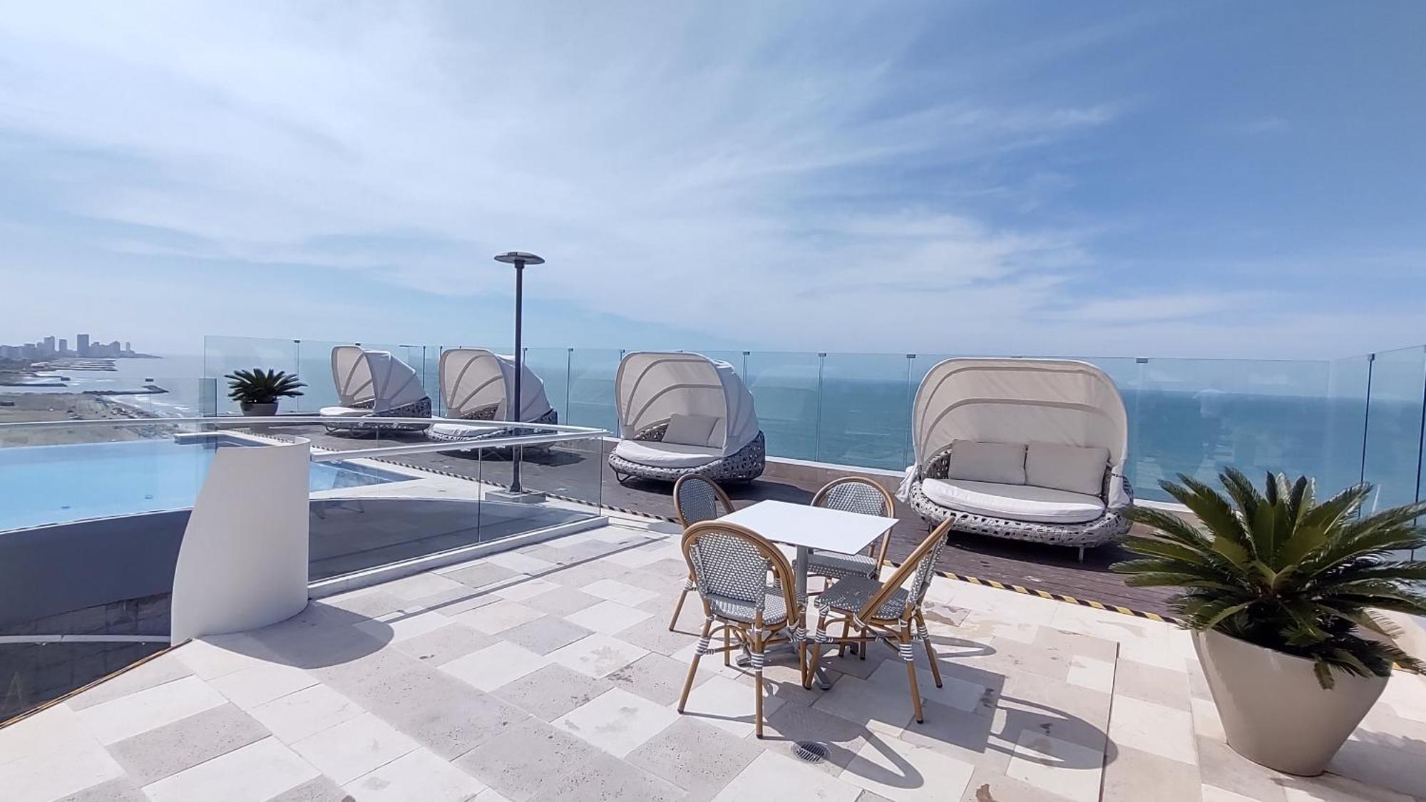 Morros Frente A Playa Americas Edificio Apto Duplex